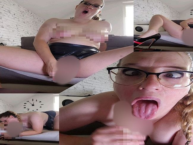 Marie-Skyler's Porno Video: Mini Squrit Solo dil*o fu*k